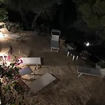 Mariza Villa *